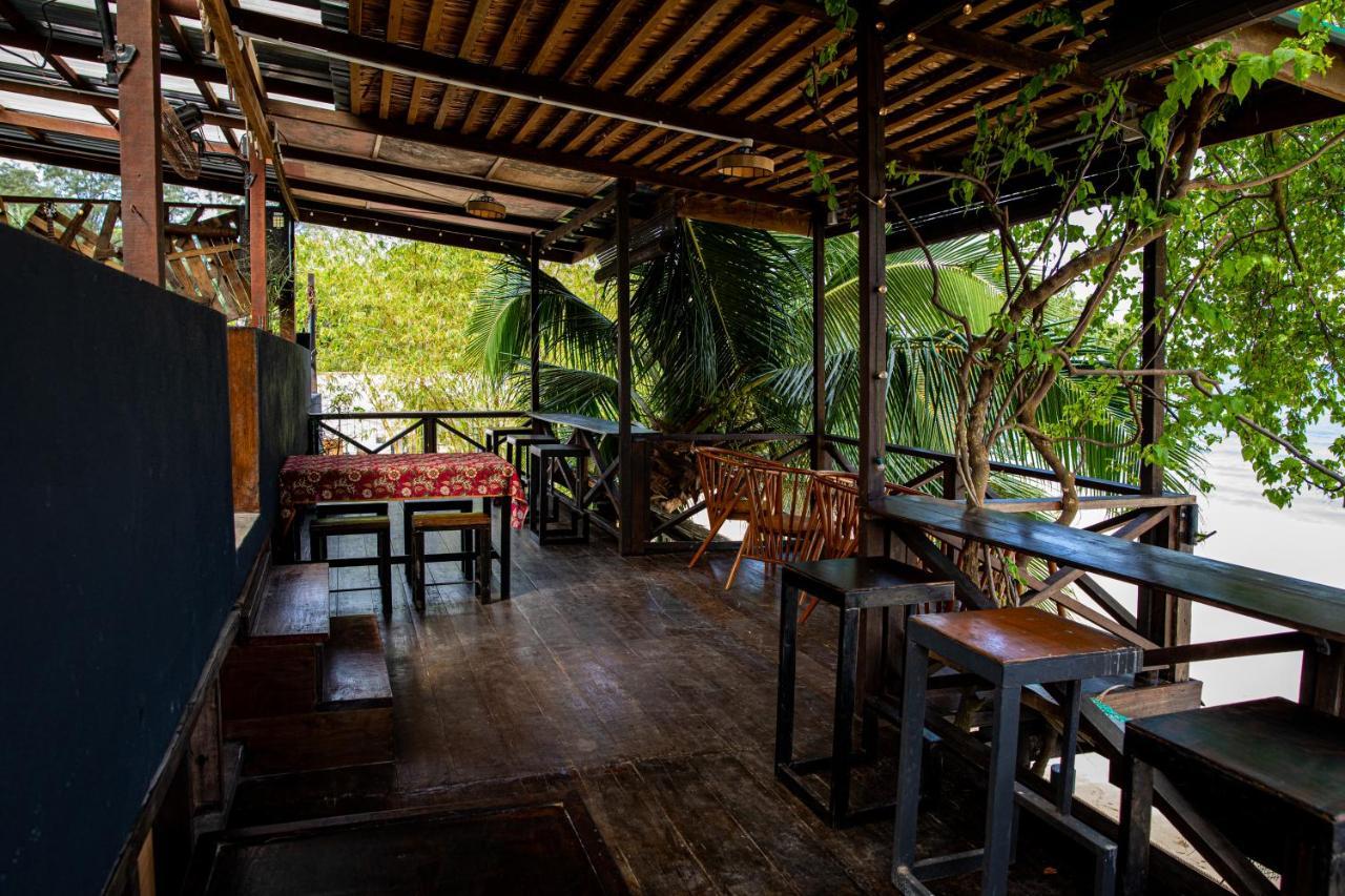 Tioman Cabana Bed & Breakfast Kampong Ayer Batang Ngoại thất bức ảnh