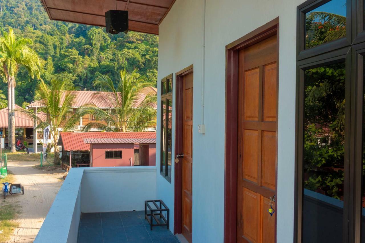 Tioman Cabana Bed & Breakfast Kampong Ayer Batang Ngoại thất bức ảnh